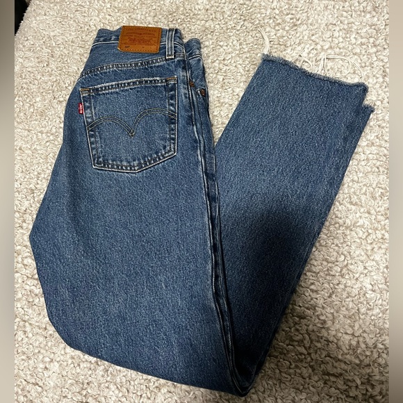 Levi's 501 Original Fit - Size 26 x 30, medium/dark wash - Picture 1 of 8